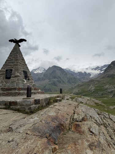 Eurotour -25. 50v takana, enemmän edessä. 