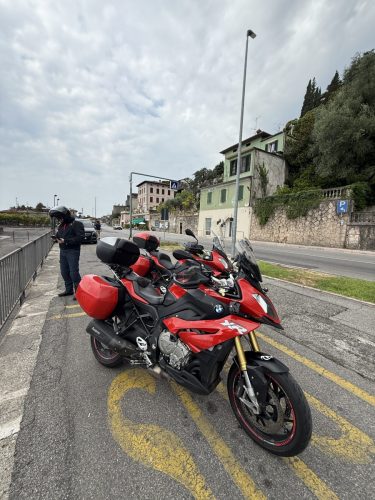 Eurotour -25. 50v takana, enemmän edessä. 